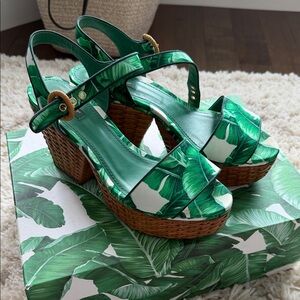 Dolce & Gabbana Green Platform Sandals size 40.5 US10